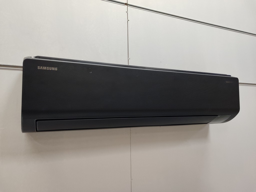 Samsung AR18CXFCAB 18000 Btu Wi-Fi WindFree Siyah Renk Klima görsel 4